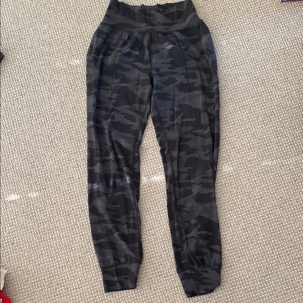 Athleta Saturation Camo Joggers
